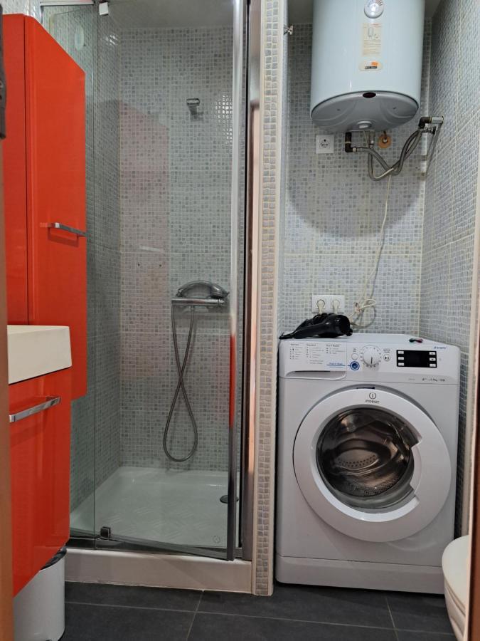 Estudio En Primera Linea De Mar إمبوريابرافا المظهر الخارجي الصورة
