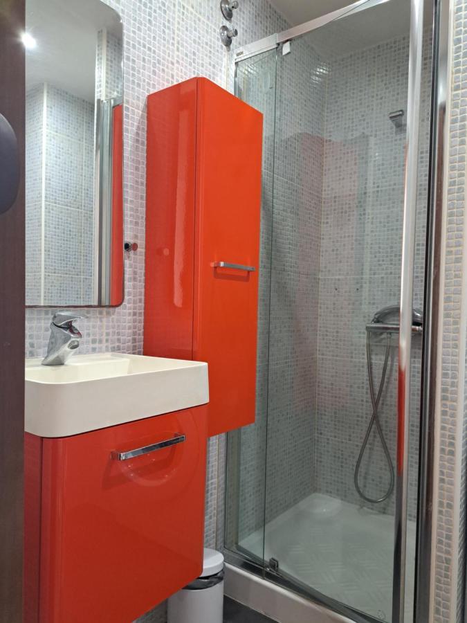 Estudio En Primera Linea De Mar إمبوريابرافا المظهر الخارجي الصورة