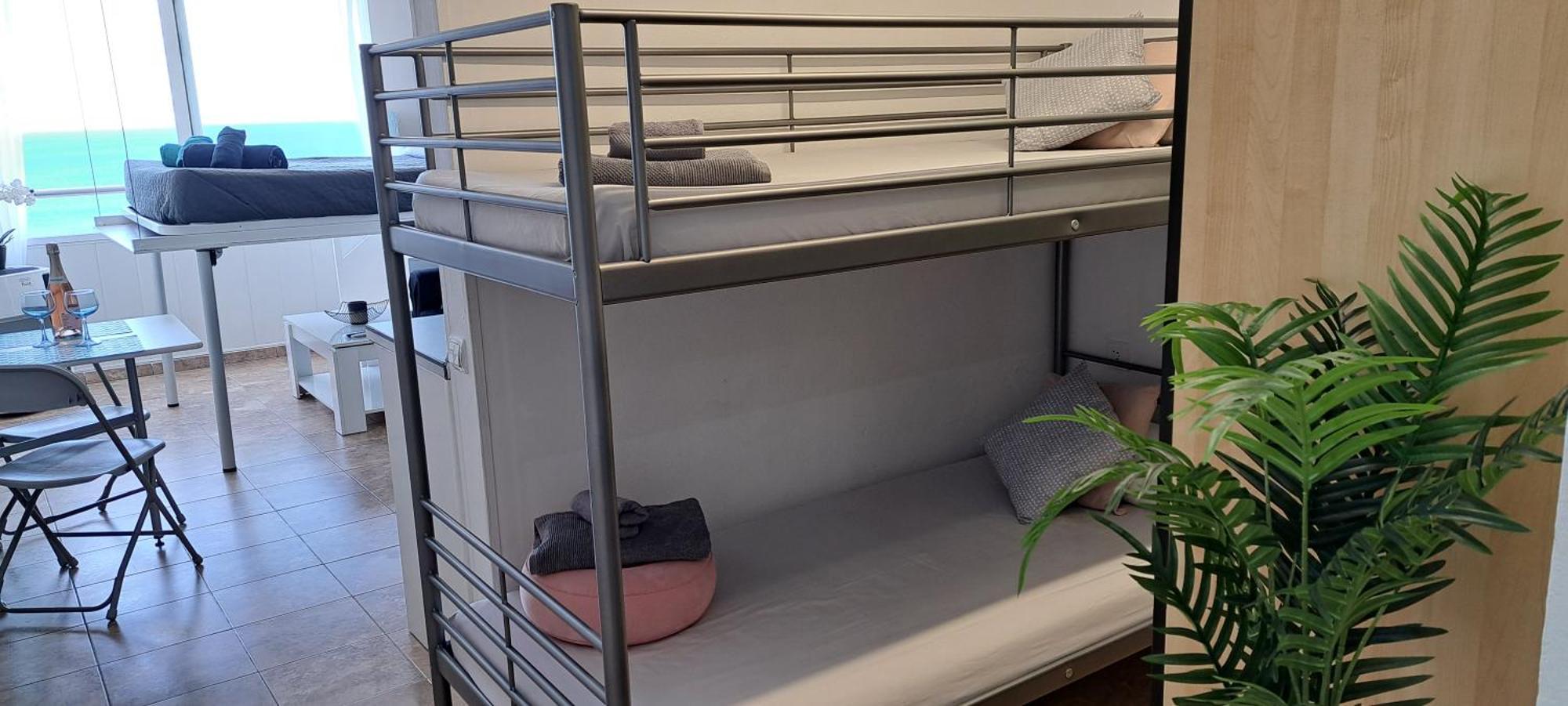 Estudio En Primera Linea De Mar إمبوريابرافا المظهر الخارجي الصورة